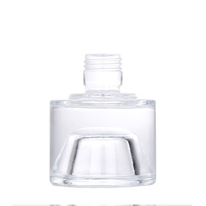 Custom 50ml Empty Round Glass Mini Spirit Bottle Design with Bottom High Push Up